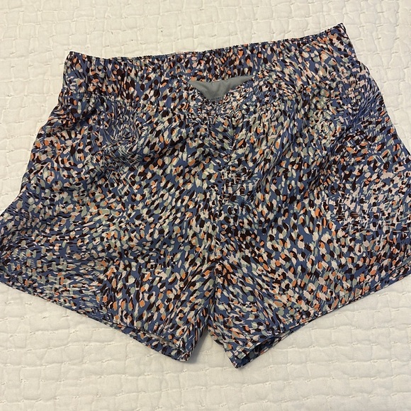 Old Navy Active Shorts Lot of 2 - Picture 6 of 7